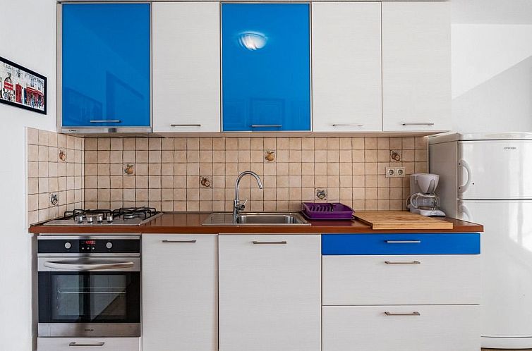 Appartement Schöne Wohnung in Duće mit Großem Balkon