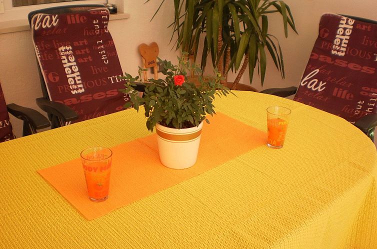 Appartement Moderne Ferienwohnung in Omiš mit Terrasse und 