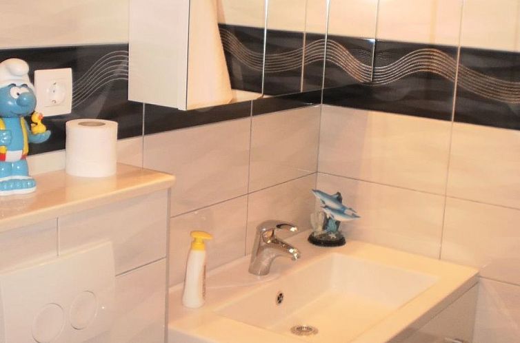 Appartement Moderne Ferienwohnung in Omiš mit Terrasse und 