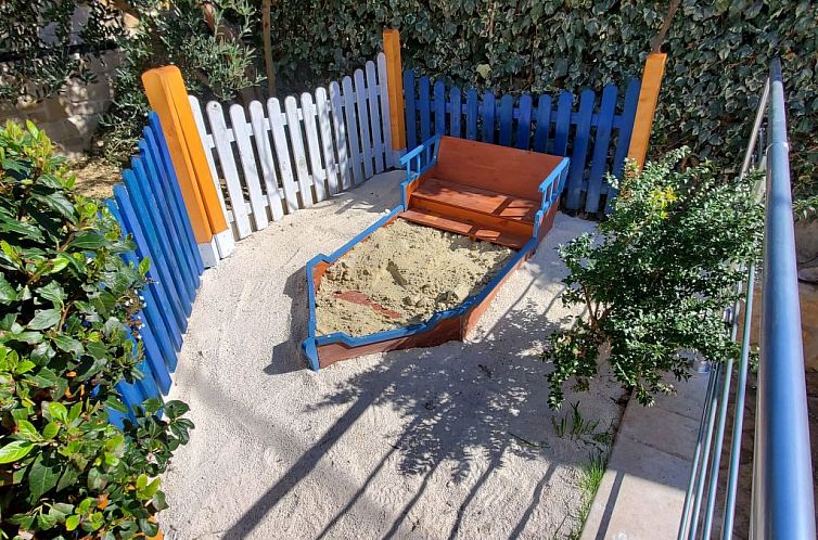 Vakantiehuis Haus in Stanići mit grünem Garten