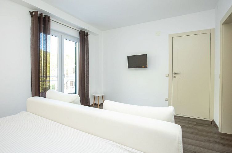 Appartement Appartement in Duće mit Großem Balkon