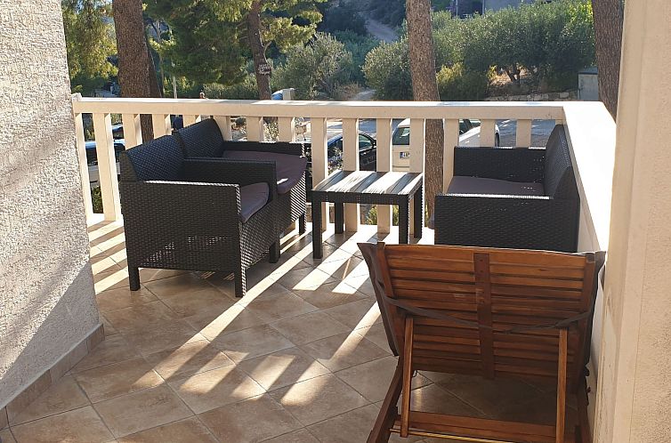 Appartement Wohnung in Sveta Nedilja mit privatem Parkplatz