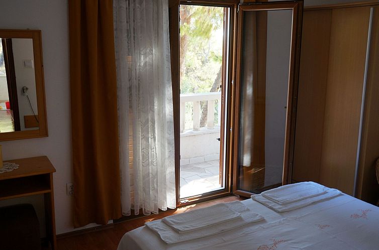 Appartement Wohnung in Sveta Nedilja mit privatem Parkplatz