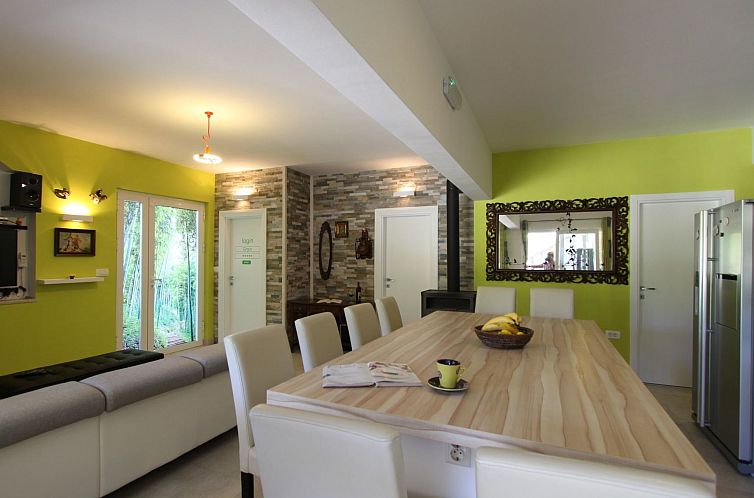 Vakantiehuis Komfortables Haus in Selca mit privatem Parkpla