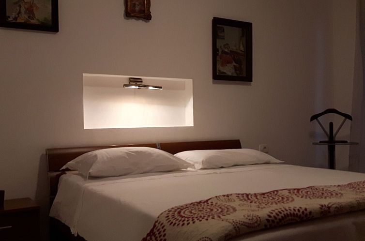 Vakantiehuis Komfortables Haus in Selca mit privatem Parkpla