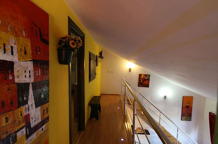 Vakantiehuis Komfortables Haus in Selca mit privatem Parkpla