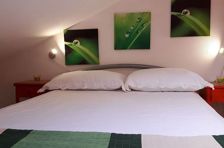 Vakantiehuis Komfortables Haus in Selca mit privatem Parkpla