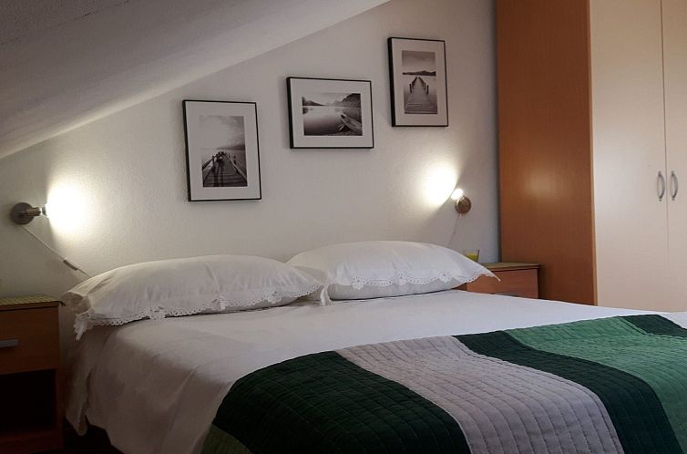 Vakantiehuis Komfortables Haus in Selca mit privatem Parkpla