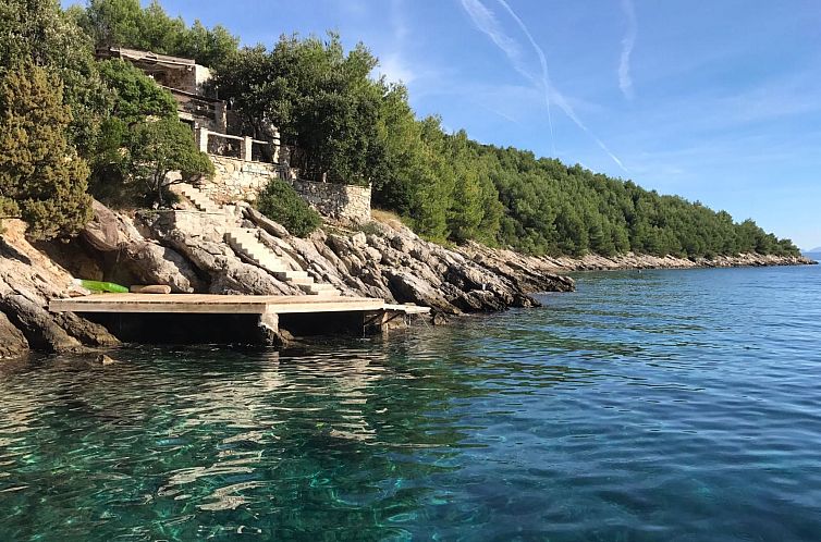 Vakantiehuis in Selca mit Garten, Terrasse und Grill