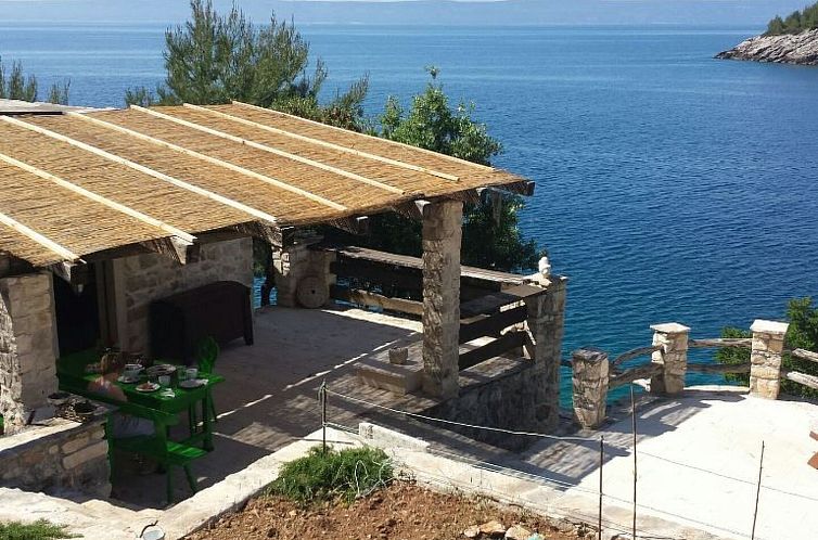 Vakantiehuis in Selca mit Garten, Terrasse und Grill