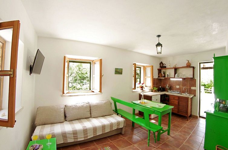 Vakantiehuis in Selca mit Garten, Terrasse und Grill