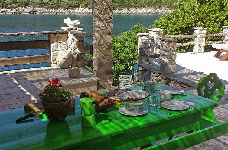 Vakantiehuis in Selca mit Garten, Terrasse und Grill