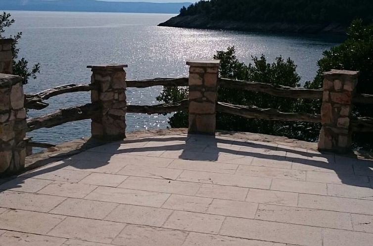 Vakantiehuis in Selca mit Garten, Terrasse und Grill