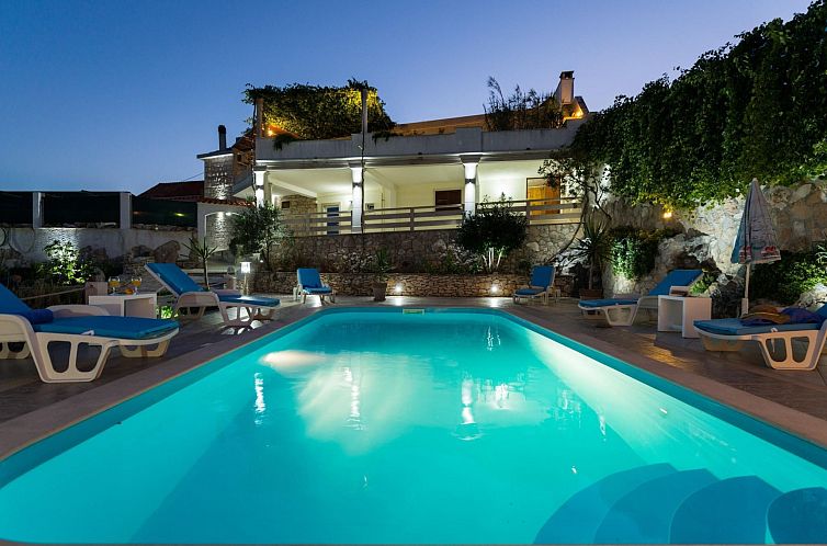 Vakantiehuis Ferienvilla "Lucian" mit Blick auf das Wasser