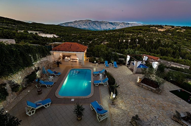 Vakantiehuis Ferienvilla "Lucian" mit Blick auf das Wasser