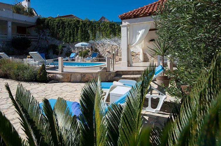 Vakantiehuis Ferienvilla "Lucian" mit Blick auf das Wasser