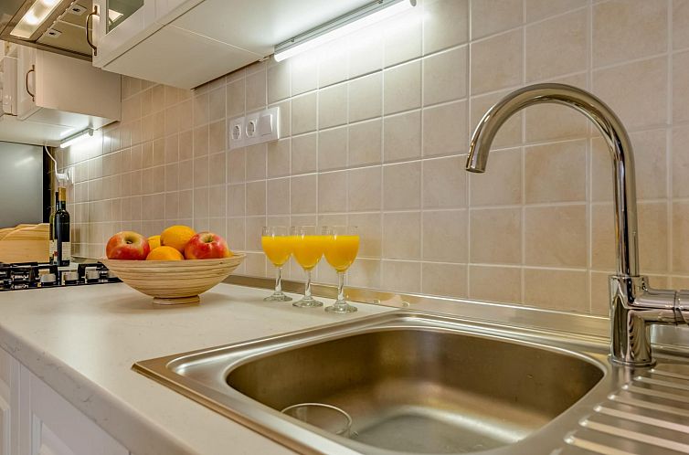 Vakantiehuis Ferienvilla "Lucian" mit Blick auf das Wasser