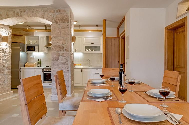 Vakantiehuis Ferienvilla "Lucian" mit Blick auf das Wasser