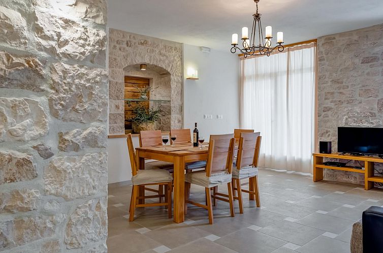 Vakantiehuis Ferienvilla "Lucian" mit Blick auf das Wasser