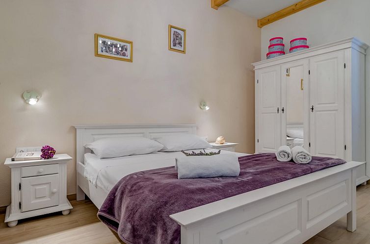 Vakantiehuis Ferienvilla "Lucian" mit Blick auf das Wasser