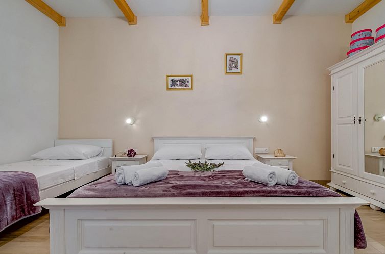 Vakantiehuis Ferienvilla "Lucian" mit Blick auf das Wasser