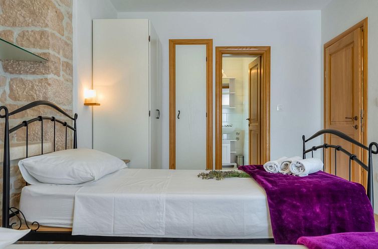 Vakantiehuis Ferienvilla "Lucian" mit Blick auf das Wasser