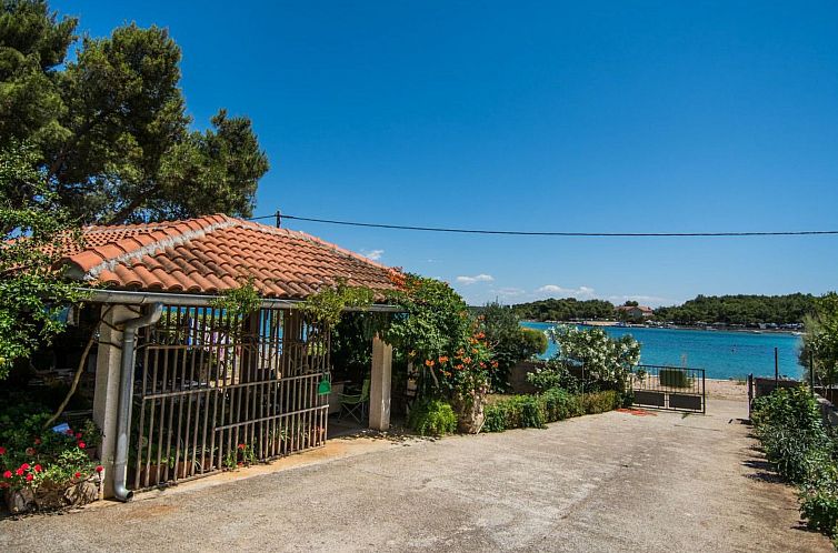 Appartement Wohnung "Mama Roza" mit Blick auf das Wasser