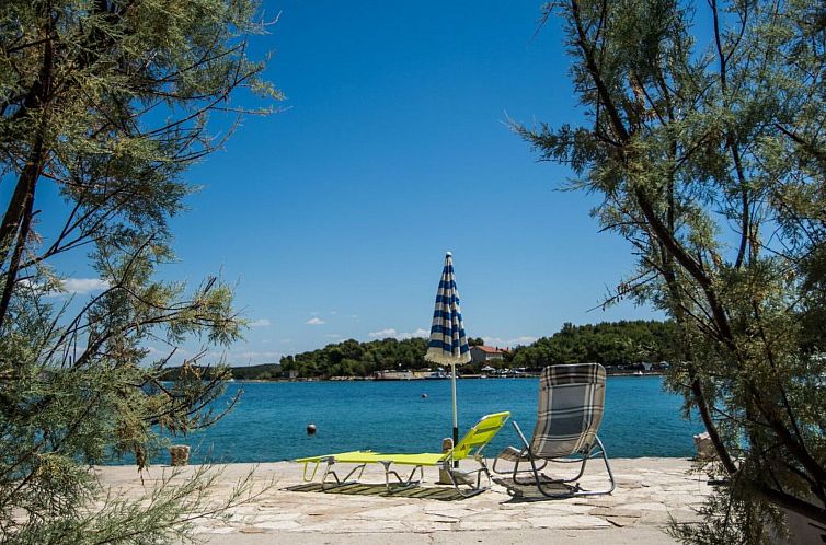 Appartement Wohnung "Mama Roza" mit Blick auf das Wasser