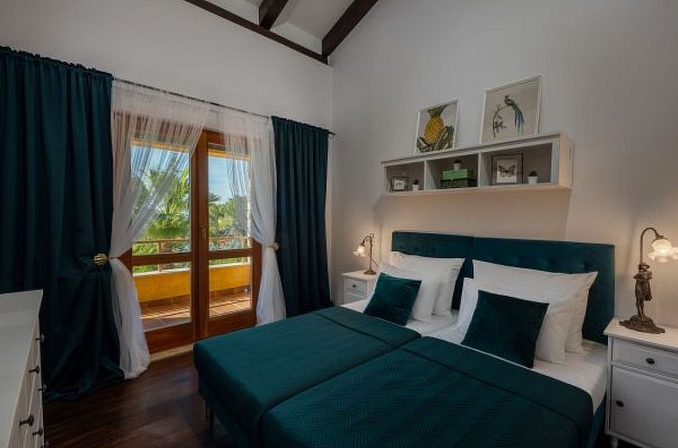 Vakantiehuis Villa Barotul with pool