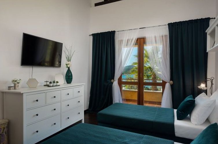 Vakantiehuis Villa Barotul with pool