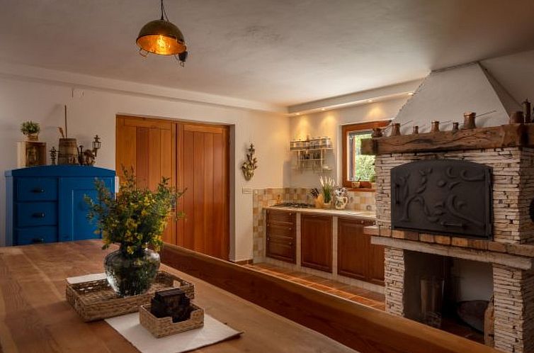 Vakantiehuis Villa Barotul with pool