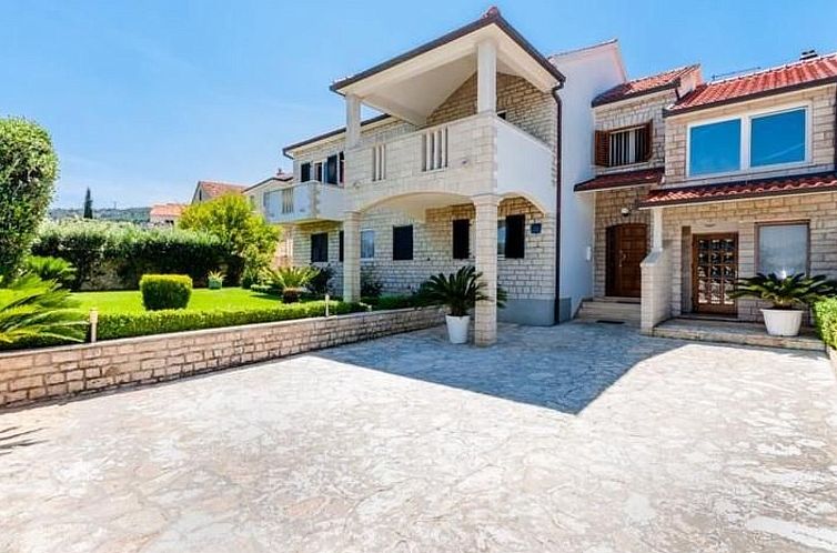 Unterkunft 10313614 - Appartement Dalmatien - Appartement Komplett ausgestattete Wohnung für 7 Personen