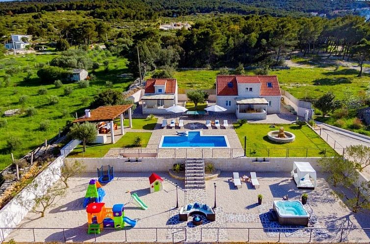 Vakantiehuis Villa Mis, Haus in Supetar mit privatem Pool