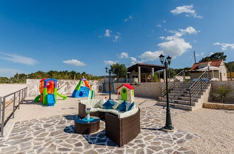Vakantiehuis Villa Mis, Haus in Supetar mit privatem Pool