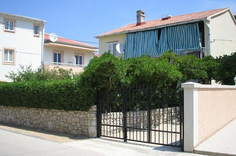 Unterkunft 10313808 - Appartement Dalmatien - Appartement Große Ferienwohnung in Pag mit Privater Terrass