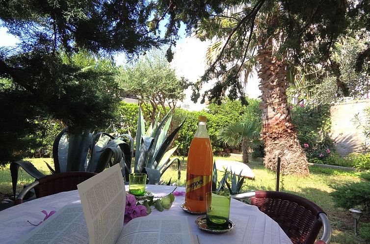 Appartement Große Ferienwohnung in Pag mit Privater Terrass