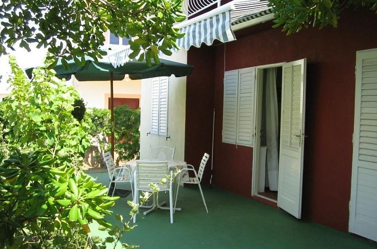 Appartement Große Ferienwohnung in Pag mit Privater Terrass