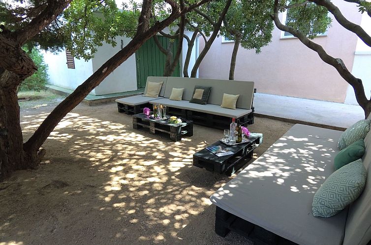 Appartement Große Ferienwohnung in Pag mit Privater Terrass