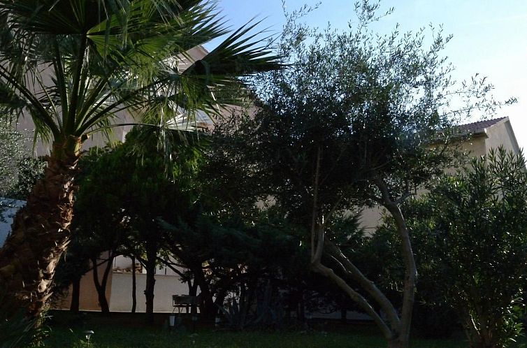 Appartement Große Ferienwohnung in Pag mit Privater Terrass