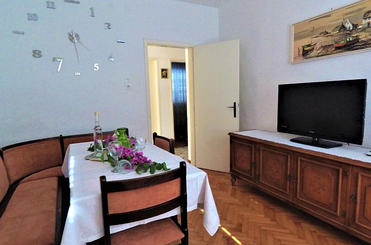 Appartement Große Ferienwohnung in Pag mit Privater Terrass
