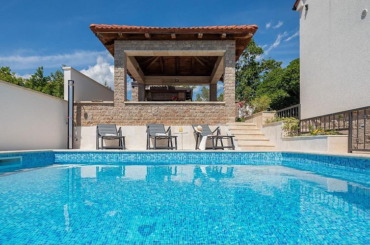 Vakantiehuis Rustikale Ferienvilla Pomalo