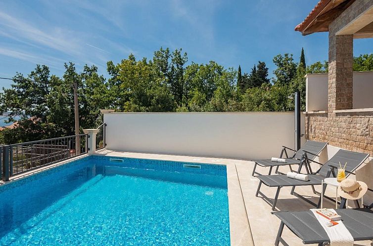 Vakantiehuis Rustikale Ferienvilla Pomalo