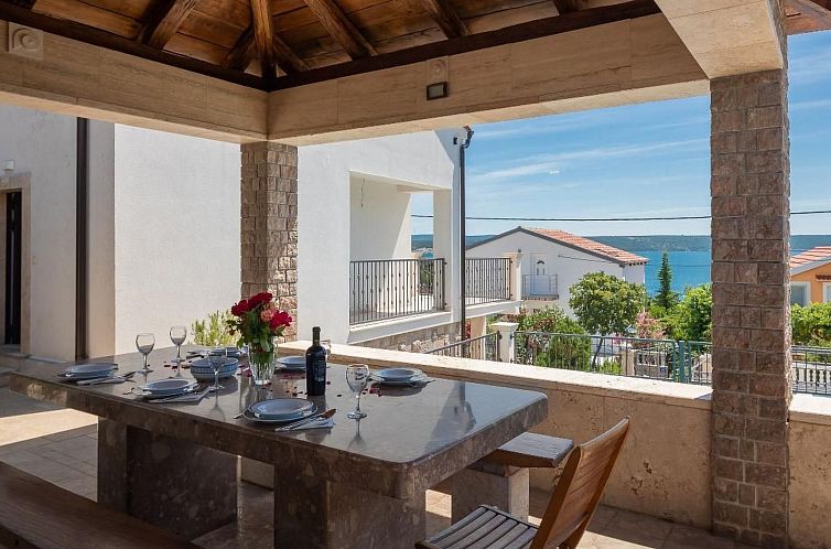 Vakantiehuis Rustikale Ferienvilla Pomalo