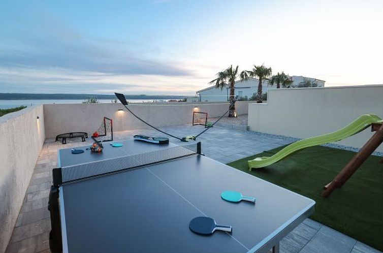 Vakantiehuis Villa Novue with pool