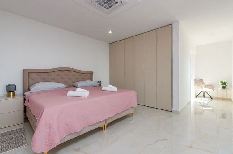 Vakantiehuis Seaview Villa A`More with heated pool