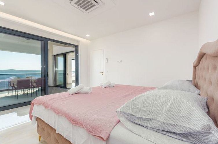 Vakantiehuis Seaview Villa A`More with heated pool