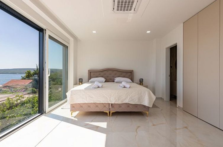 Vakantiehuis Seaview Villa A`More with heated pool