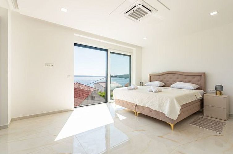 Vakantiehuis Seaview Villa A`More with heated pool