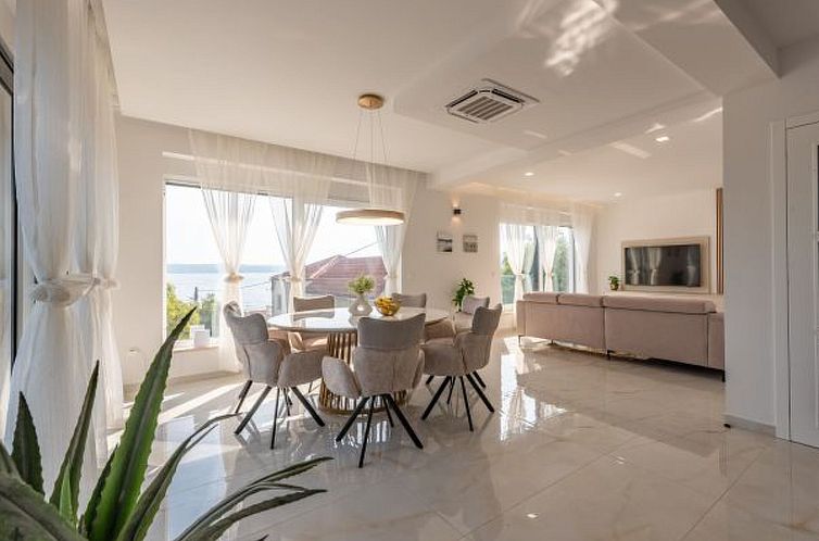 Vakantiehuis Seaview Villa A`More with heated pool