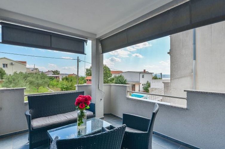 Vakantiehuis Holiday home Viktoria with pool